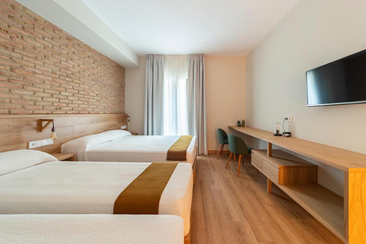 Hotel Restaurante Casa Luisa エステーリャ エクステリア 写真