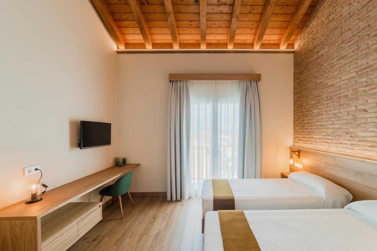 Hotel Restaurante Casa Luisa エステーリャ エクステリア 写真