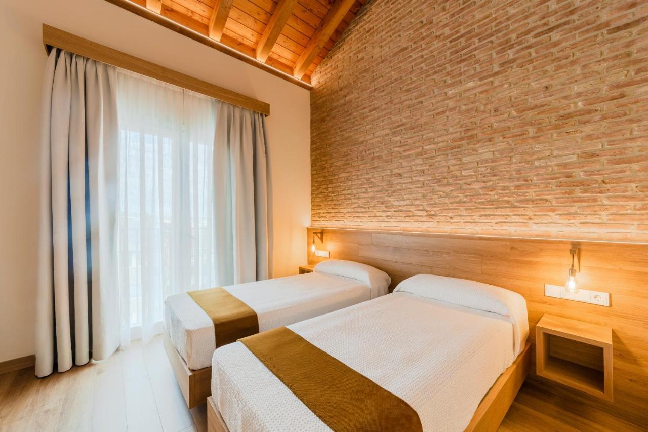 Hotel Restaurante Casa Luisa エステーリャ エクステリア 写真