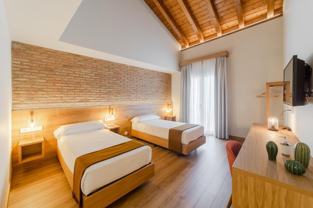 Hotel Restaurante Casa Luisa エステーリャ エクステリア 写真
