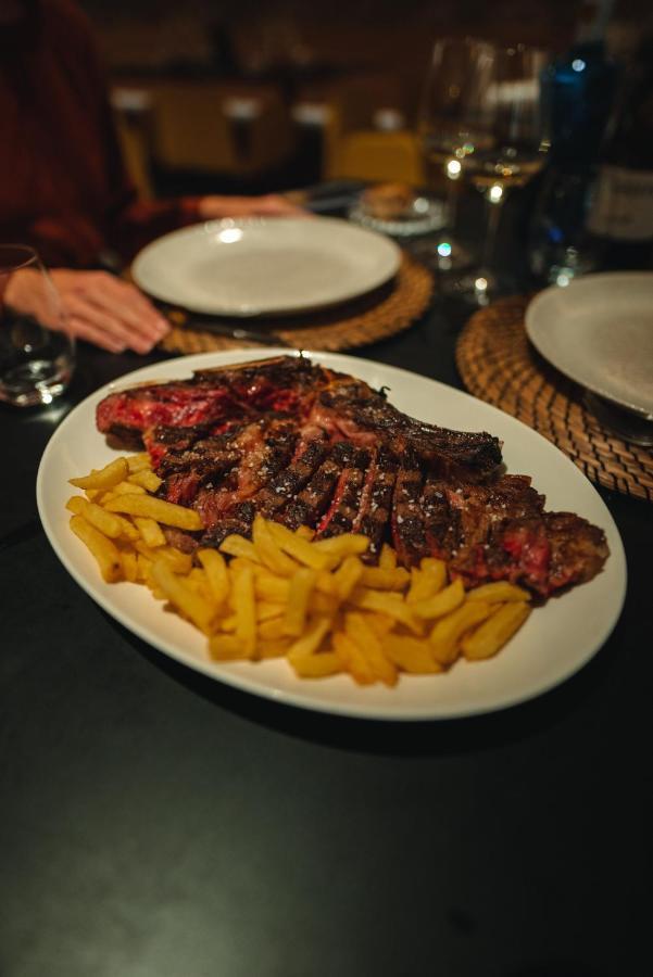 Hotel Restaurante Casa Luisa エステーリャ エクステリア 写真